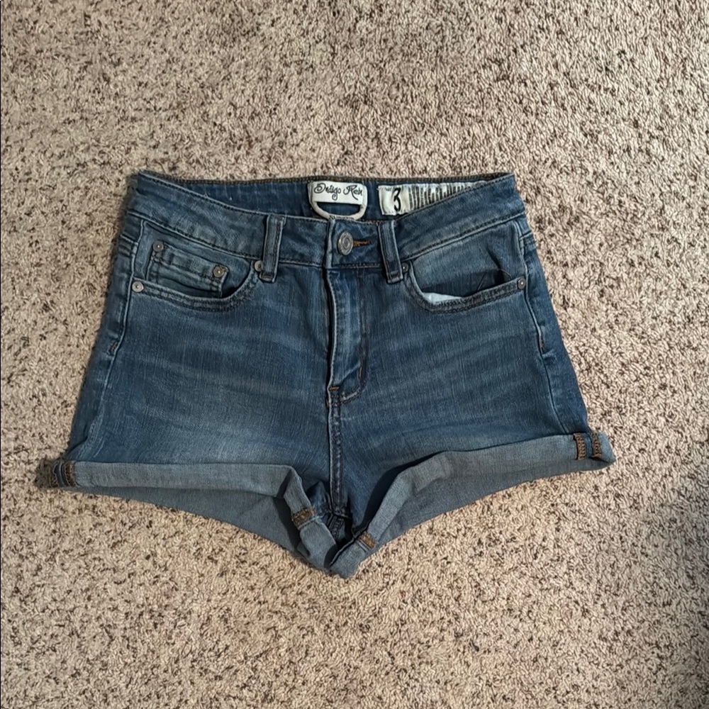medium wash jean shorts